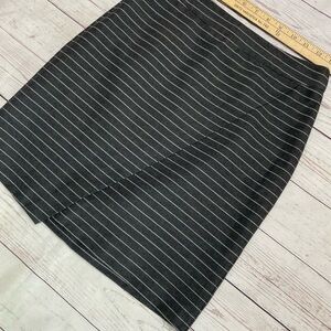 LOFT 2P Black and White Striped Asymmetrical Cut Mini Skirt‎ EUC